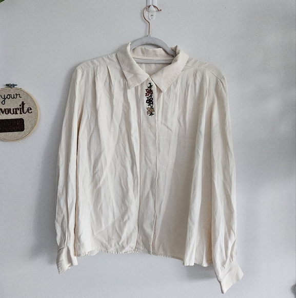 Vintage Tops - Vintage Embroidered Cream Blouse with Hidden Buttons